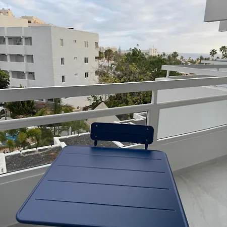 Ocean Glimpse- Americas Apartment